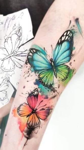 Tatuaje de Mariposas Celeste Verde Rojo Naranja y acuarela