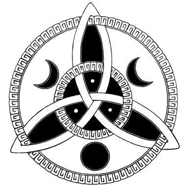 Schizzo del tatuaggio con simbolo celtico Triqueta collegato al sole, alla luna e ai cerchi tribali
