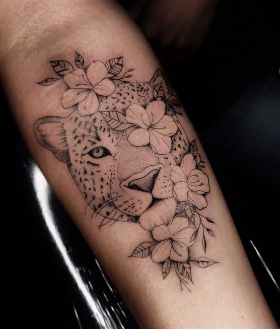 Tatuaje de Tigre y Flores 2