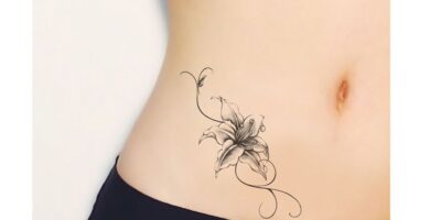 Tatuajes Abdomen Vientre Panza Barriga fina flor en el costado