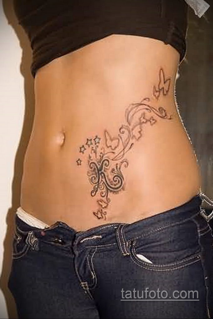 Tatuajes Arte Belleza Ideas Contorno de Mariposas estrellas en el vientre y costillas