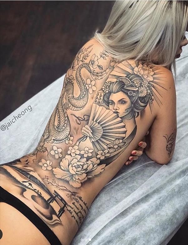 Tattoos Art Beauty Ideas Large Japanese drawing pattern with fan Snake Flowers Lotus on full back