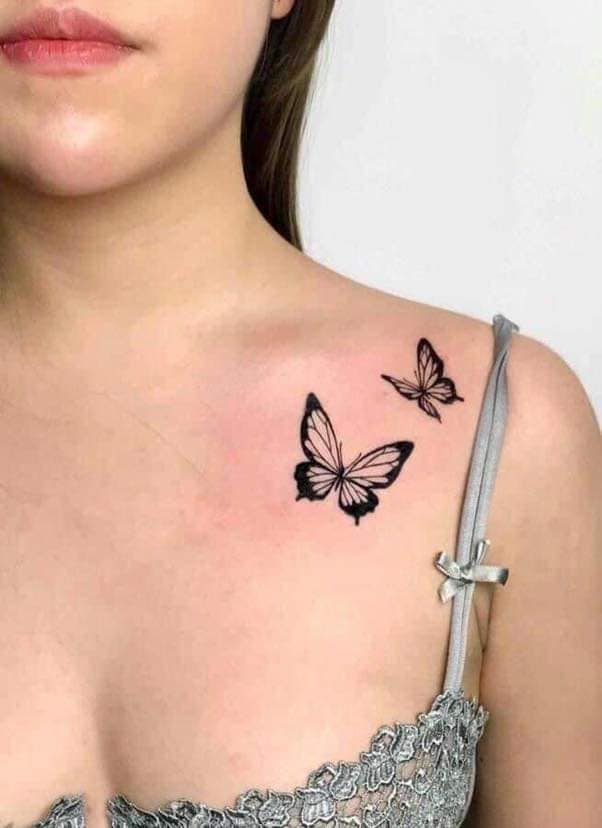 Tatuajes Bellos y Sexyes para Mujeres Dos mariposas negras en el hombro