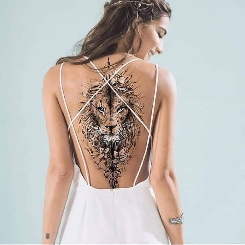 Tätowierungen, Rücken, Frau, Realistischer Löwe, Voller Rücken