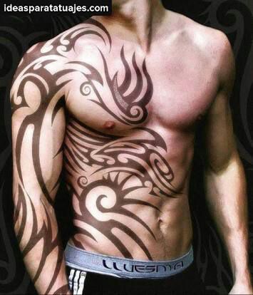 Tatuajes Tribales medio torso completo incluido el brazo