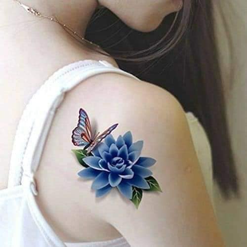 Tatuagens de flor rosa e borboleta em 3d no ombro