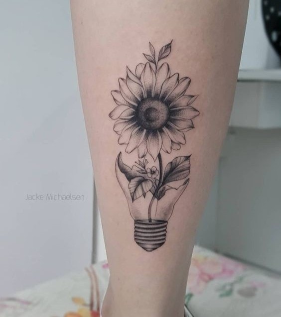 Sonnenblumen-Spotlight-Lampen-Tattoos 25