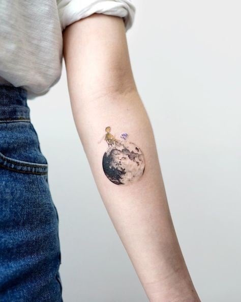 Tatuajes de Luna y el principito en antebrazo mujer Tatuajes de Luna y el principito en antebrazo mujer