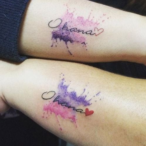 Tatuajes de Madre e Hijas en acuarela violeta y rosado ohana Familia brazos