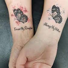 Tatuajes de Madres e Hijas Mariposas y Frase