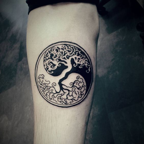 Tatuajes de Yin Yang con arbol de la vida