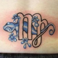 Tattoos of the letter M eme crisscrossed with a small blue lizard