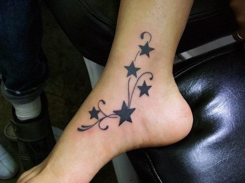Tatuajes en Pies y Tobillos Mujeres estrellas