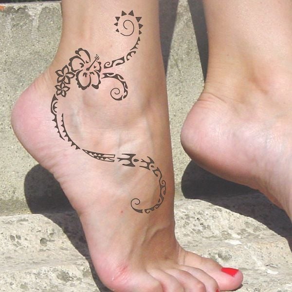 Tatuajes en Pies y Tobillos Mujeres guarda delicada y definida