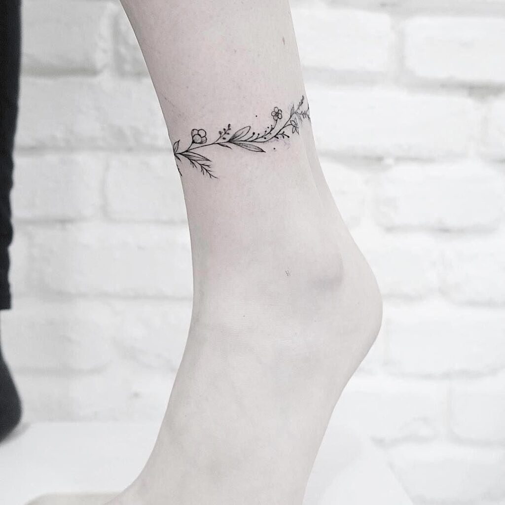Tatuajes en Pies y Tobillos Mujeres ramita alrededor de tobillo como tobillera