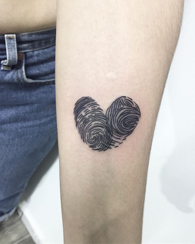 Tatuagens para compartilhar com a mamãe Coração feito de impressão digital