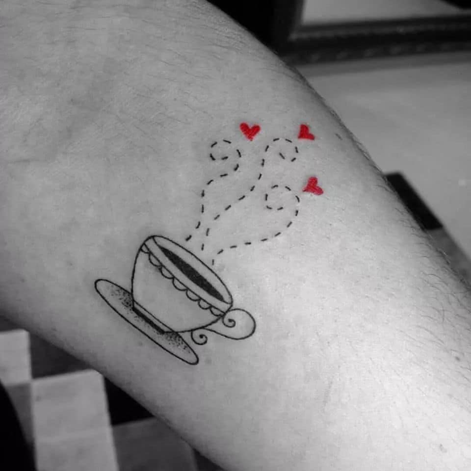 Tatuajes para los Amantes del Cafe taza con tres corazones rojos hermosa Tatuajes para los Amantes del Cafe taza con tres corazones rojos hermosa