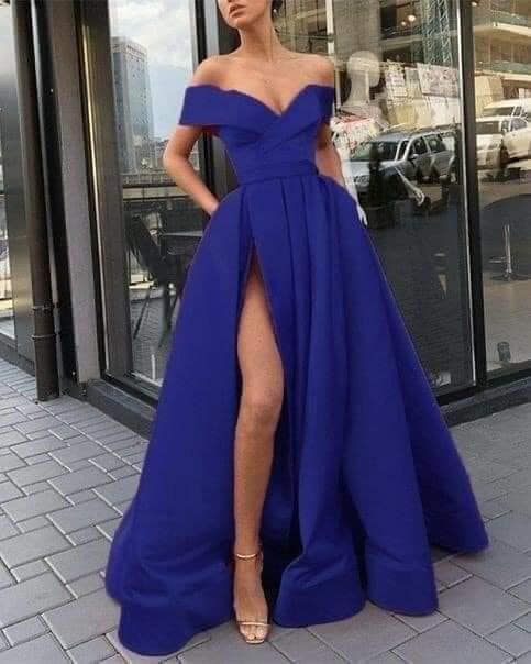 Vestidos Tono Azul con tajo al costado elegante