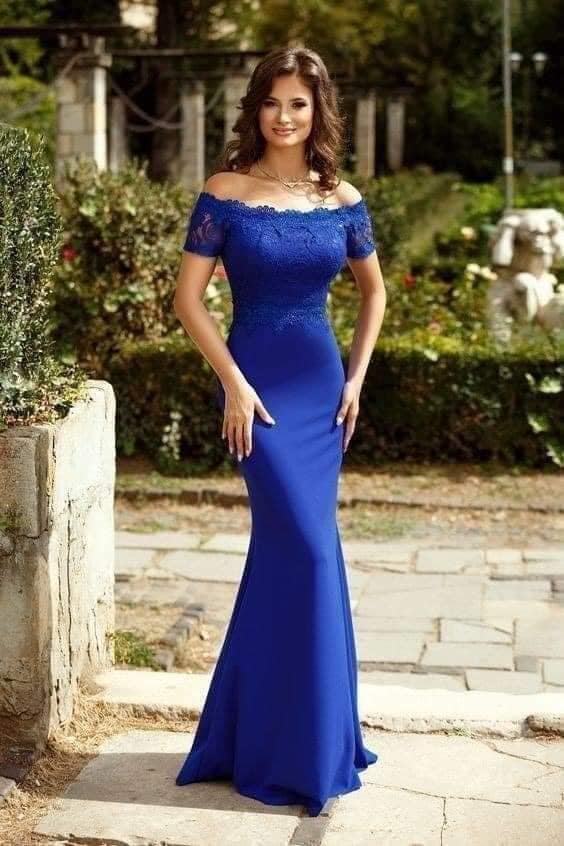 Elegant Blue Tone Dresses to the body with lace details and embroidery above the chest