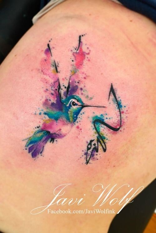 tatuaggio colibrì a colori