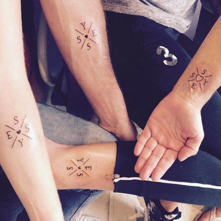 tatouages pour amis soeurs cousins ligne de coeur et lettres