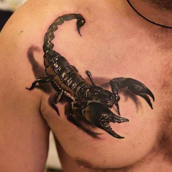 tatuajes y sus significados escorpion con sombra en pecho hombre